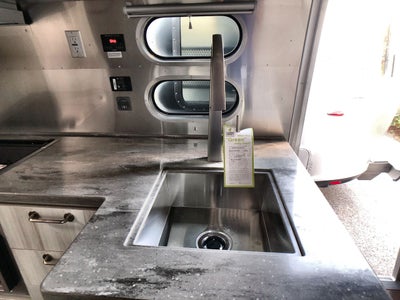 2024 Airstream 27FB Base