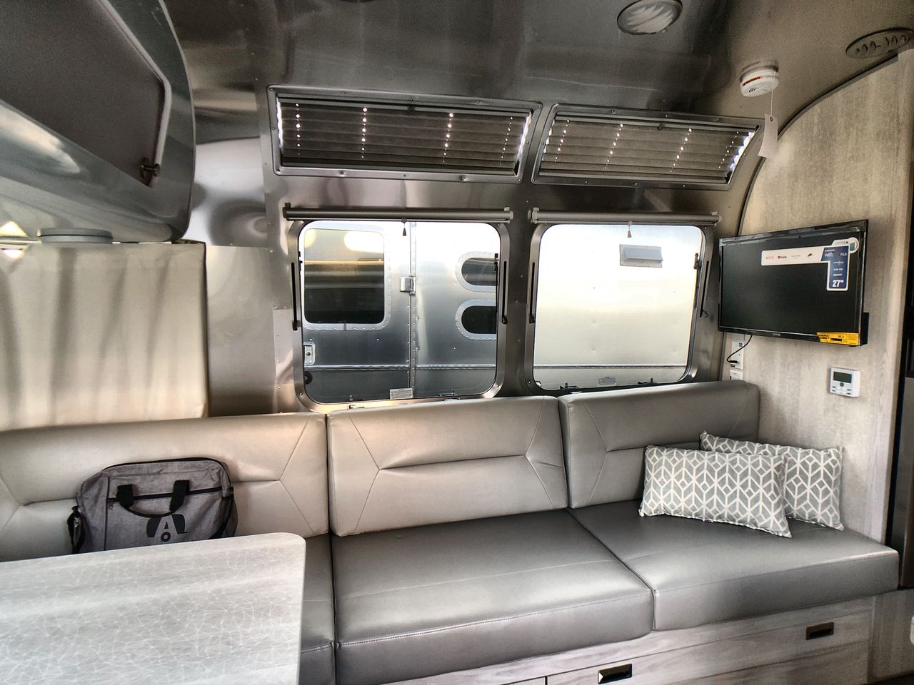 2024 Airstream 27FB Base