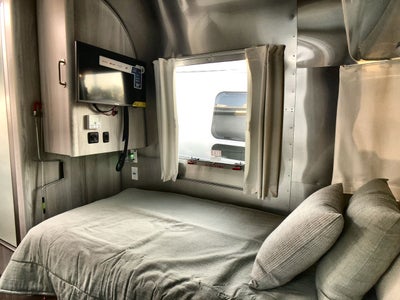 2024 Airstream 27FB Base