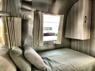 2024 Airstream 27FB Base
