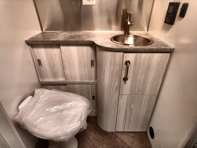 2024 Airstream 27FB Base