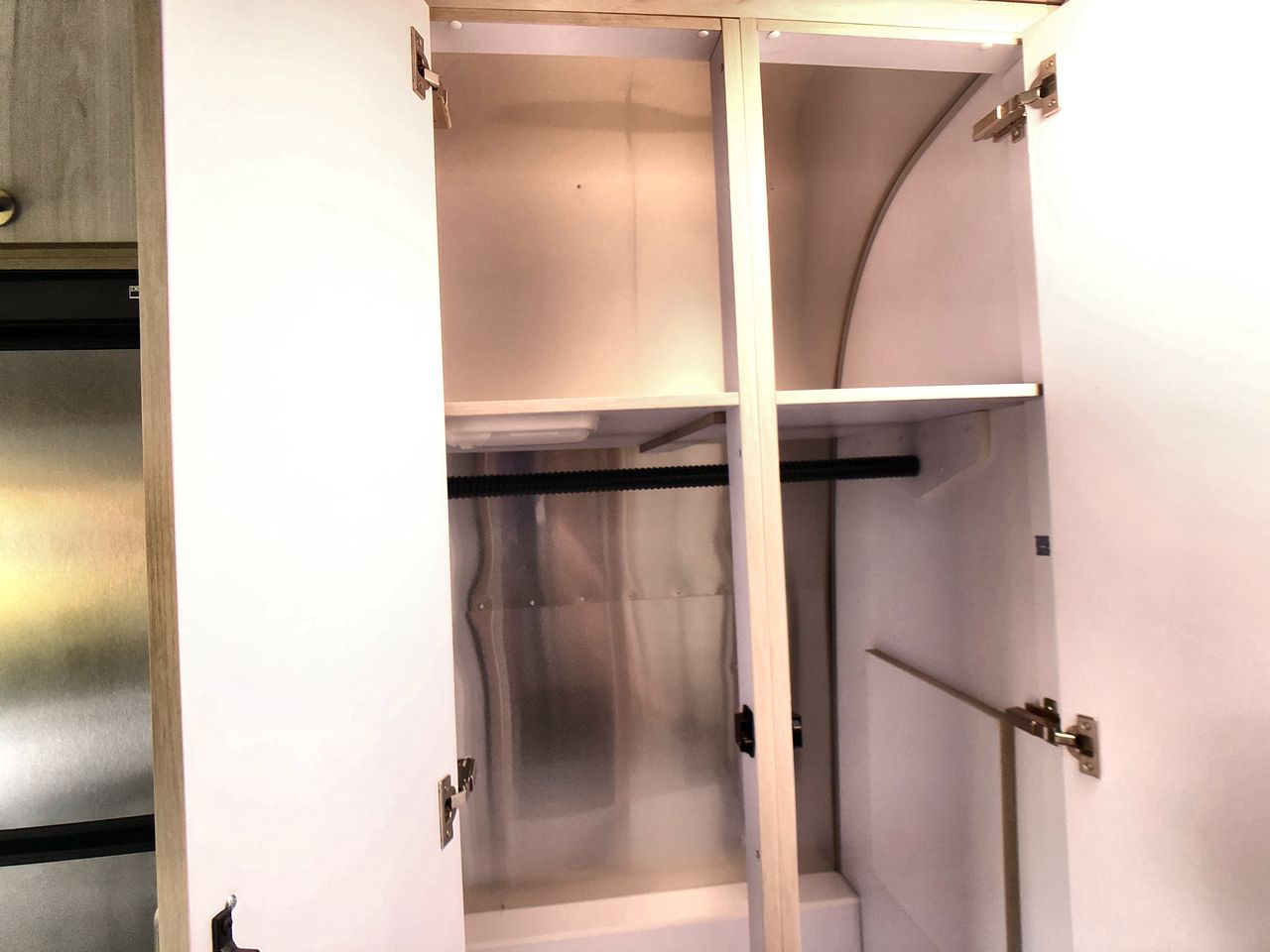 2024 Airstream 27FB Base