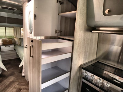 2024 Airstream 27FB Base