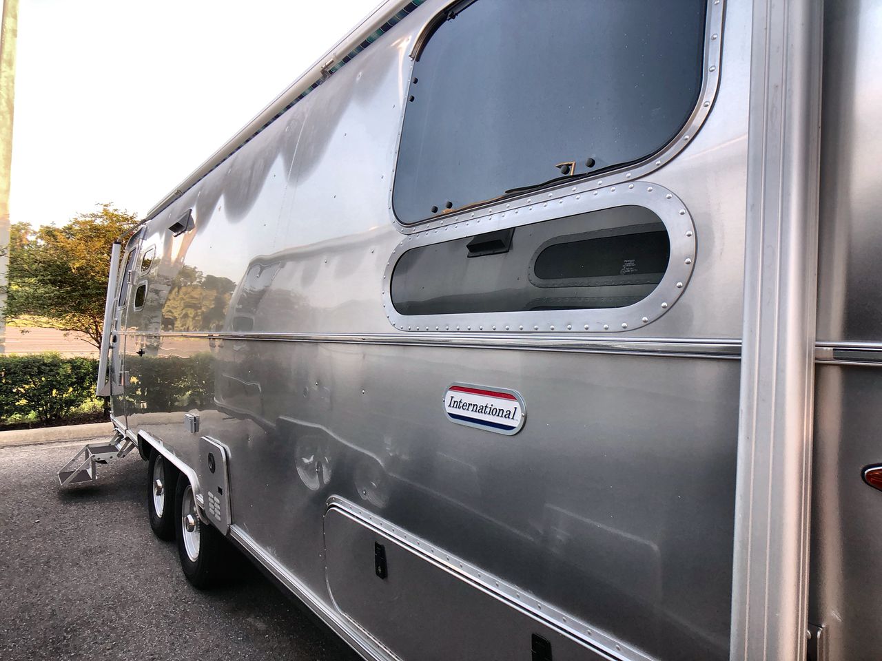 2024 Airstream 27FB Base