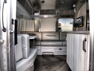 2024 Airstream 27FB Base