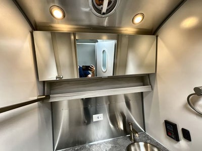 2025 Airstream 27FBQ Base