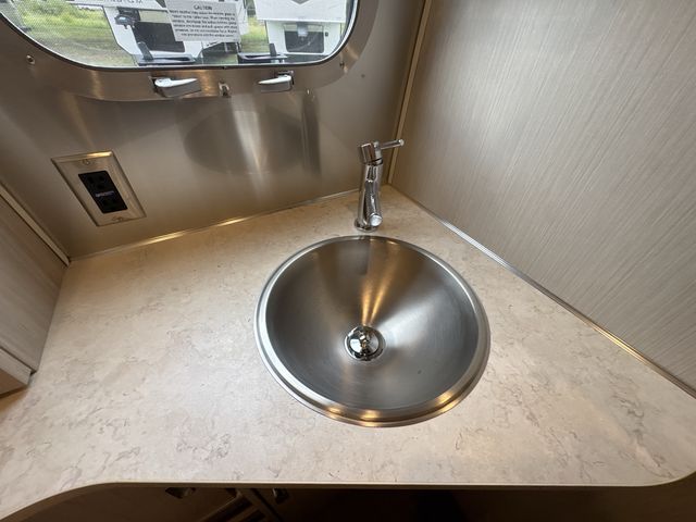 2026 Airstream 25FBQ Base