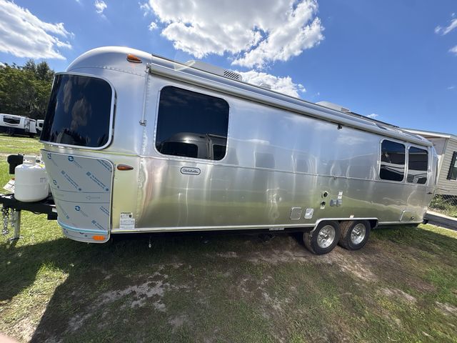 2026 Airstream 27FBQ Base