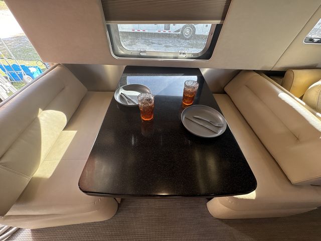 2018 Airstream 33FBQ Base