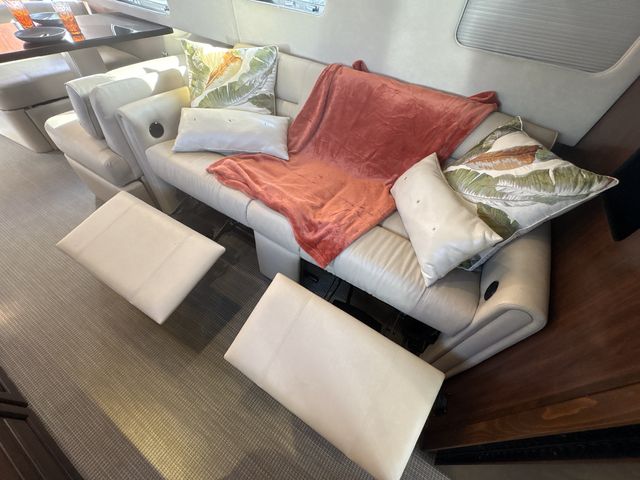 2018 Airstream 33FBQ Base