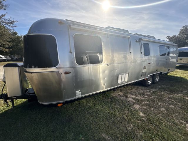 2018 Airstream 33FBQ Base