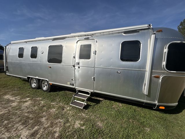 2018 Airstream 33FBQ Base