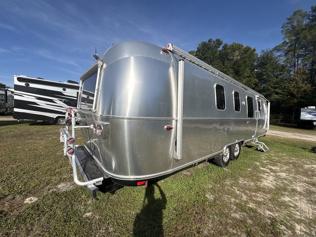 2018 Airstream 33FBQ Base