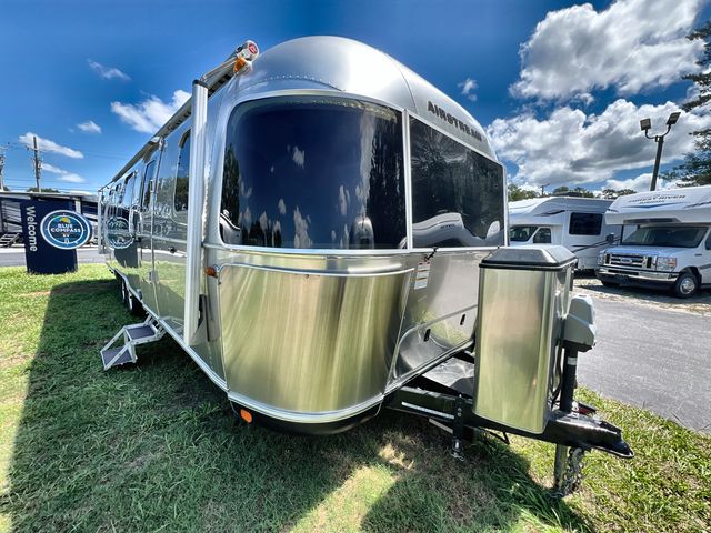 2018 Airstream 33FBQ Base