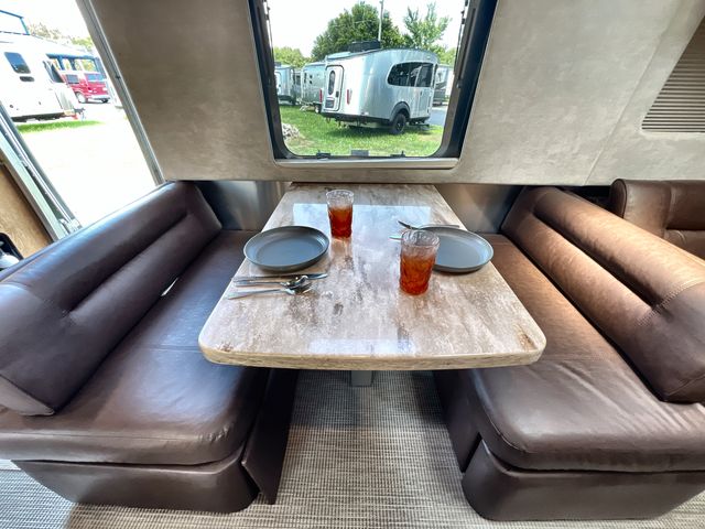 2018 Airstream 33FBQ Base