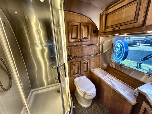2018 Airstream 33FBQ Base