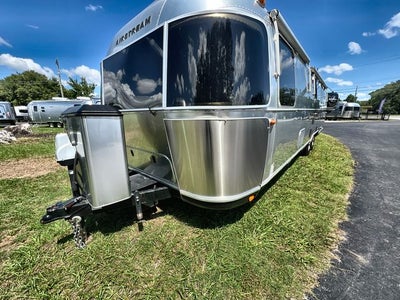 2018 Airstream 33FBQ Base