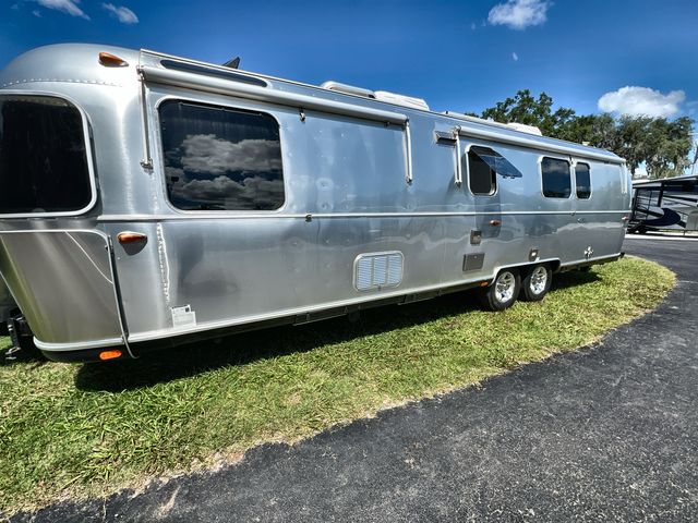 2018 Airstream 33FBQ Base