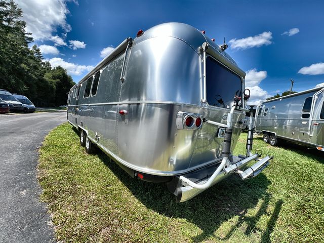 2018 Airstream 33FBQ Base