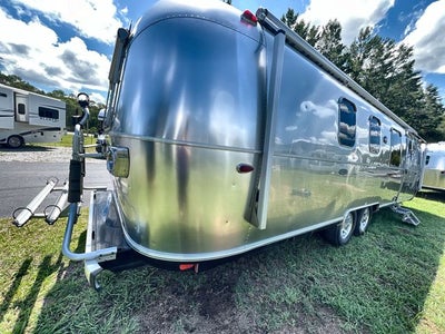 2018 Airstream 33FBQ Base
