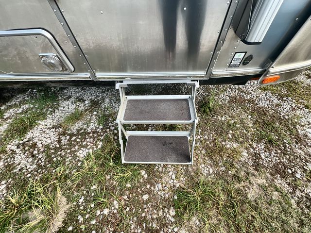 2023 Airstream 25RB Twin Base