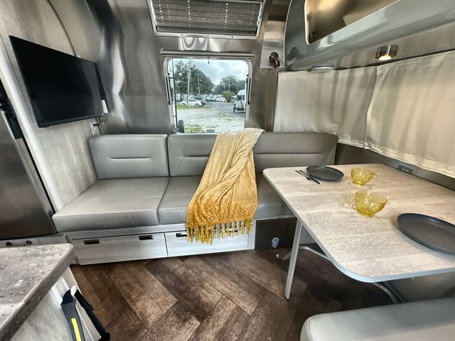 2023 Airstream 25RB Twin Base
