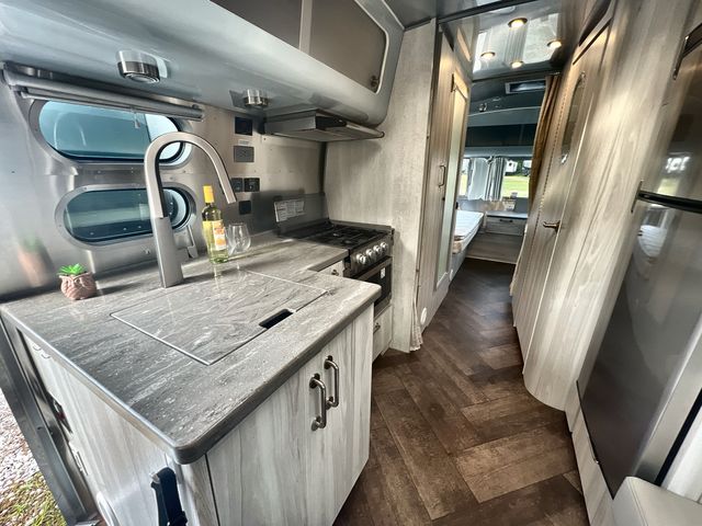 2023 Airstream 25RB Twin Base
