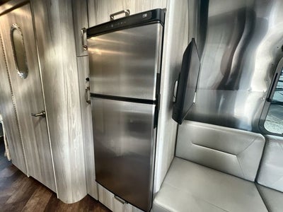2023 Airstream 25RB Twin Base