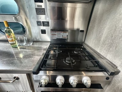 2023 Airstream 25RB Twin Base