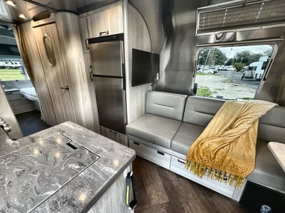 2023 Airstream 25RB Twin Base