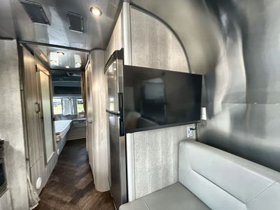 2023 Airstream 25RB Twin Base