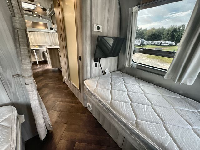 2023 Airstream 25RB Twin Base