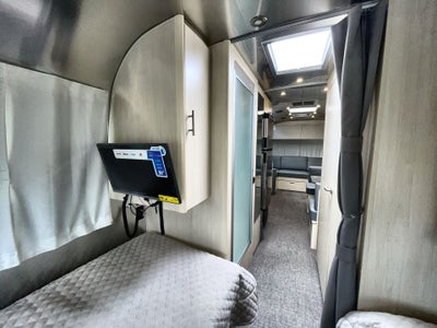 2025 Airstream 28RBT Base