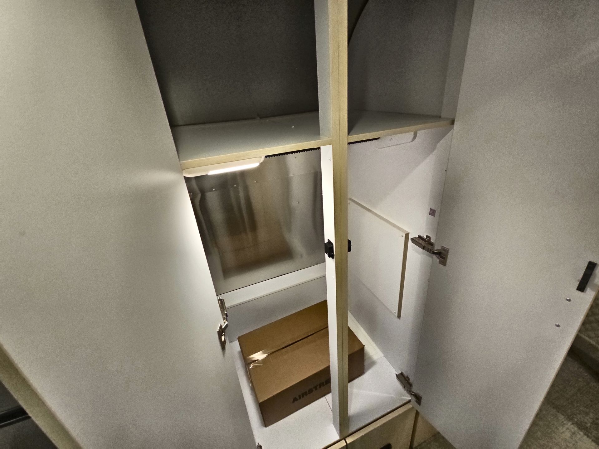 2025 Airstream 27FBQ Base