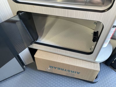 2025 Airstream 16X Base