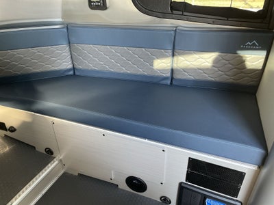 2025 Airstream 16X Base