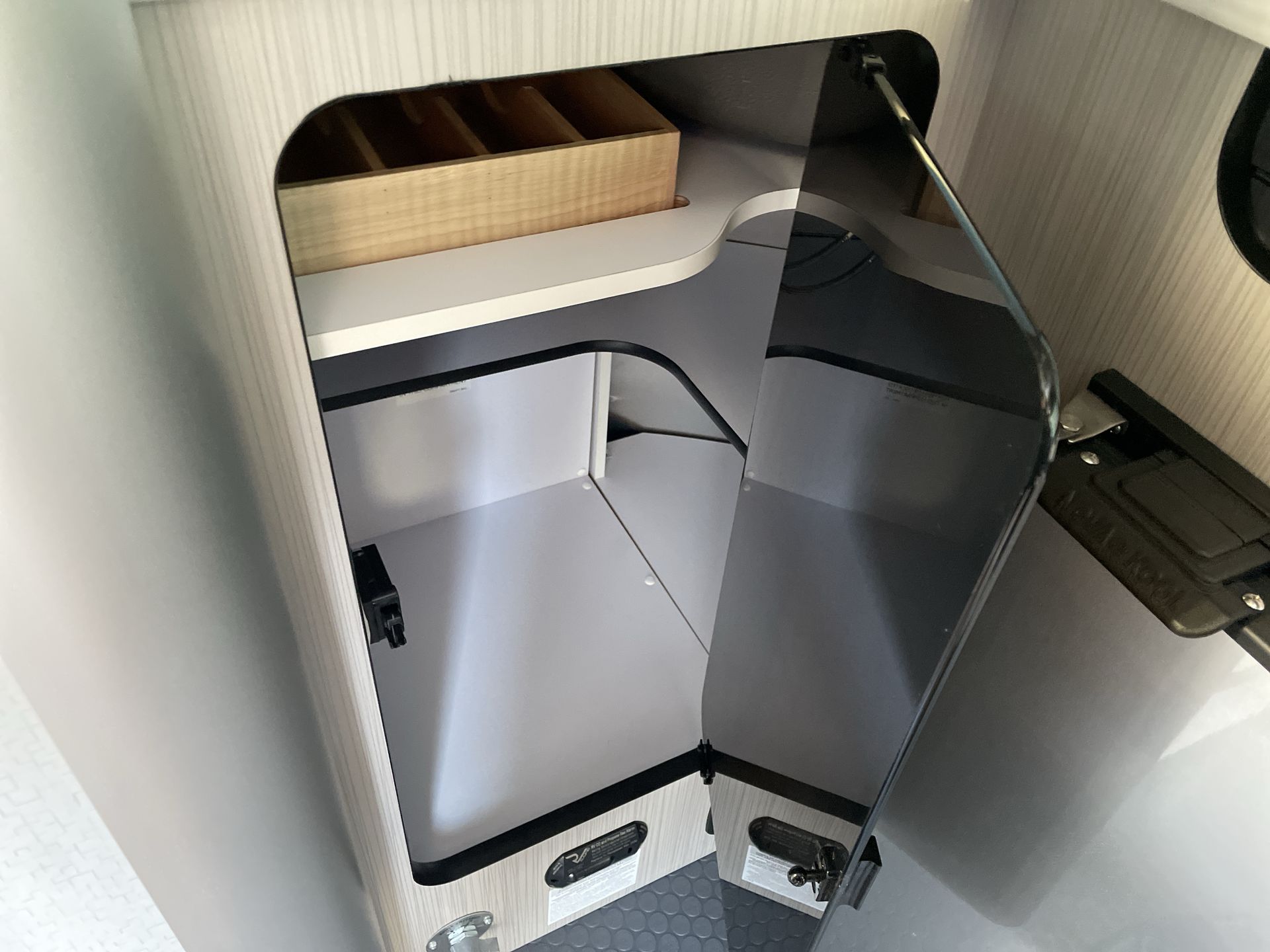 2025 Airstream 16X Base