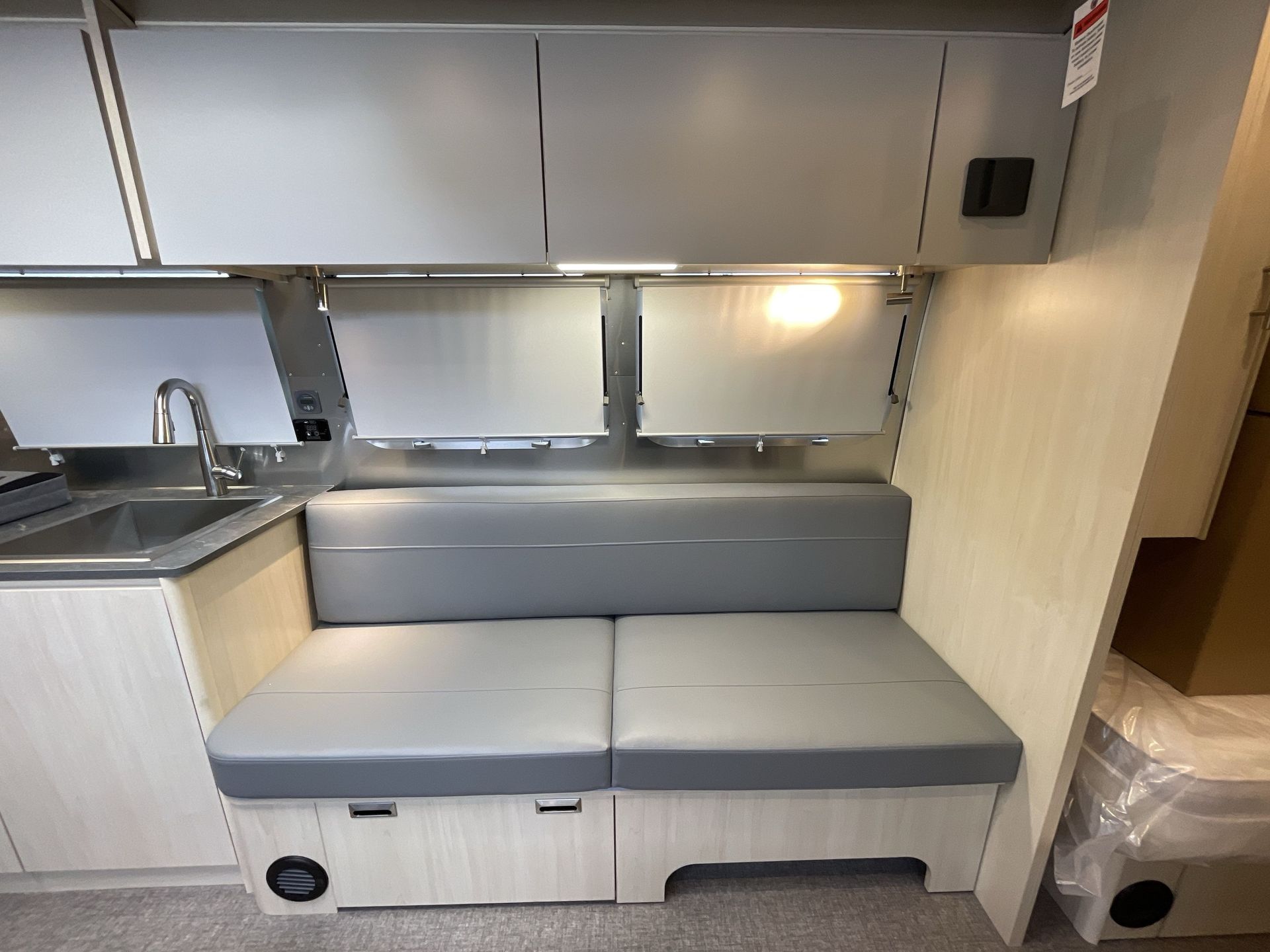 2025 Airstream 30FBBT Base