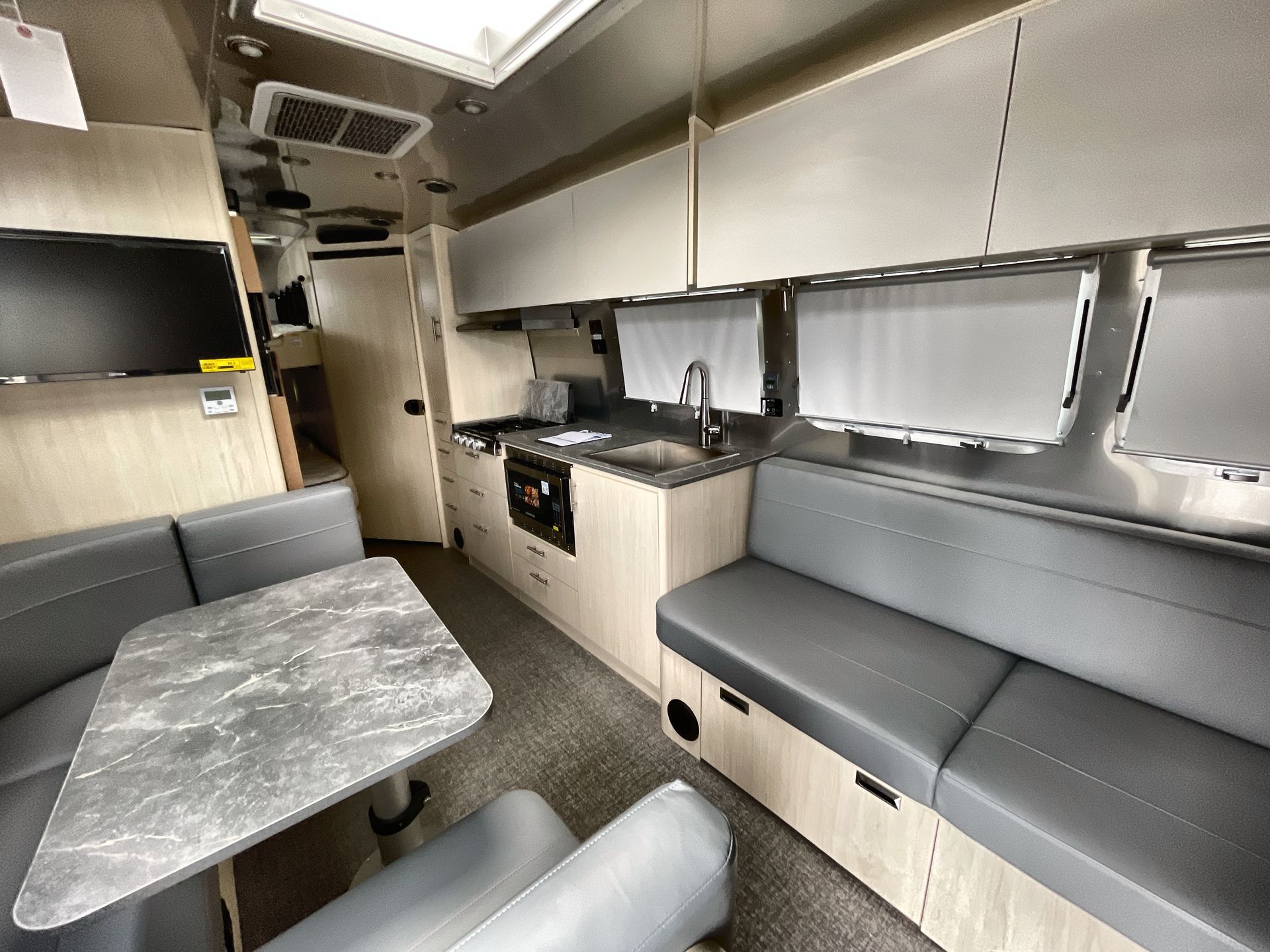 2026 Airstream 30FBBT Base