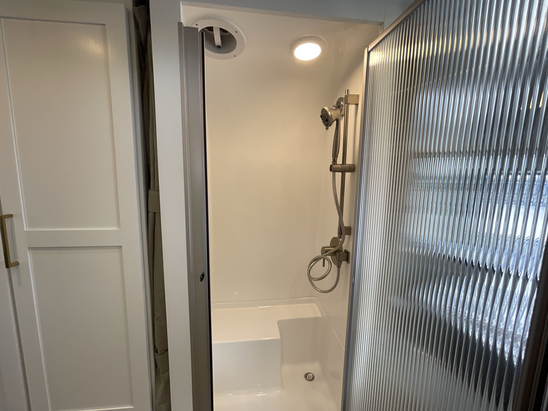 2026 Airstream 30RBQ Base