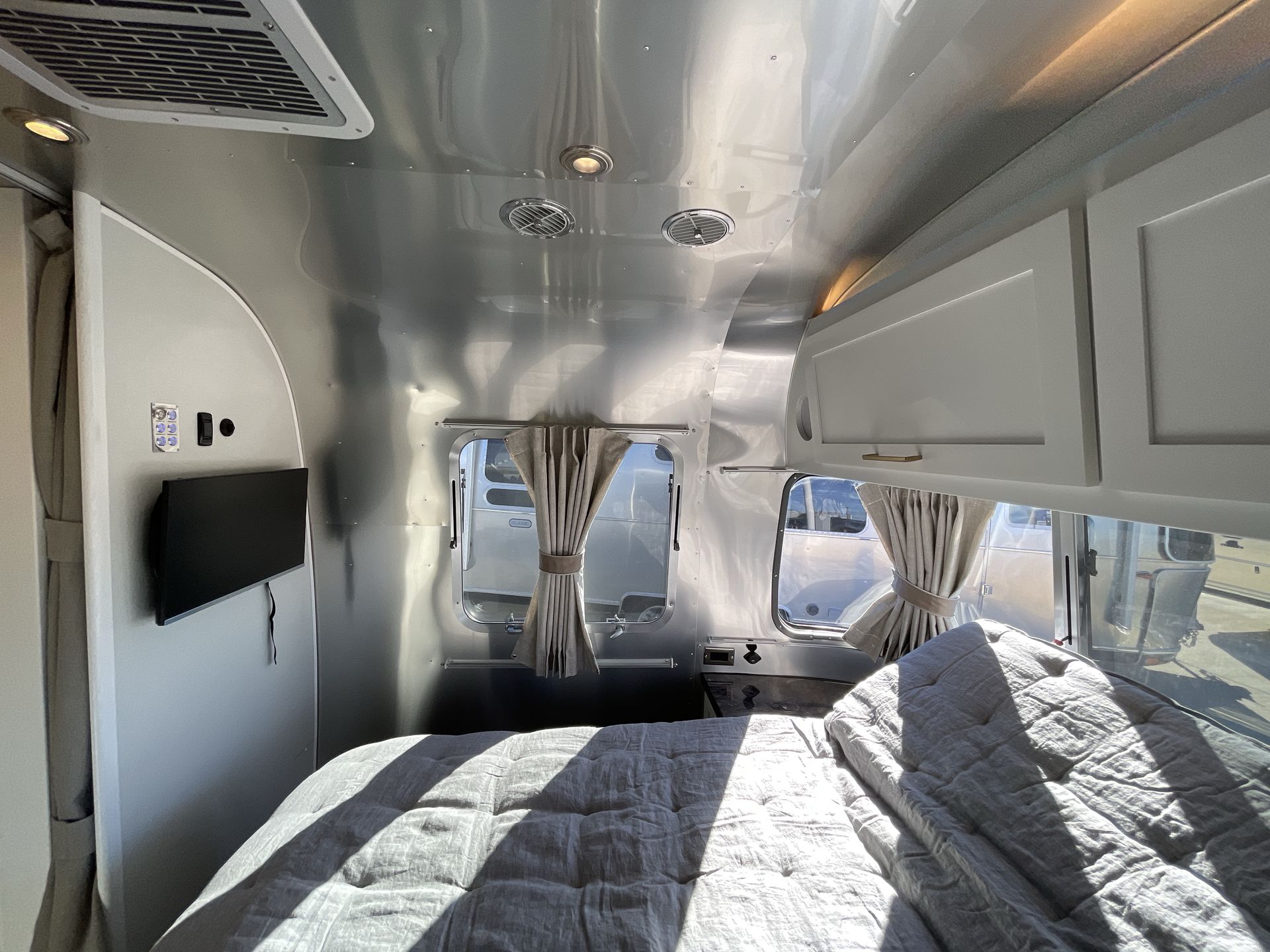 2026 Airstream 30RBQ Base