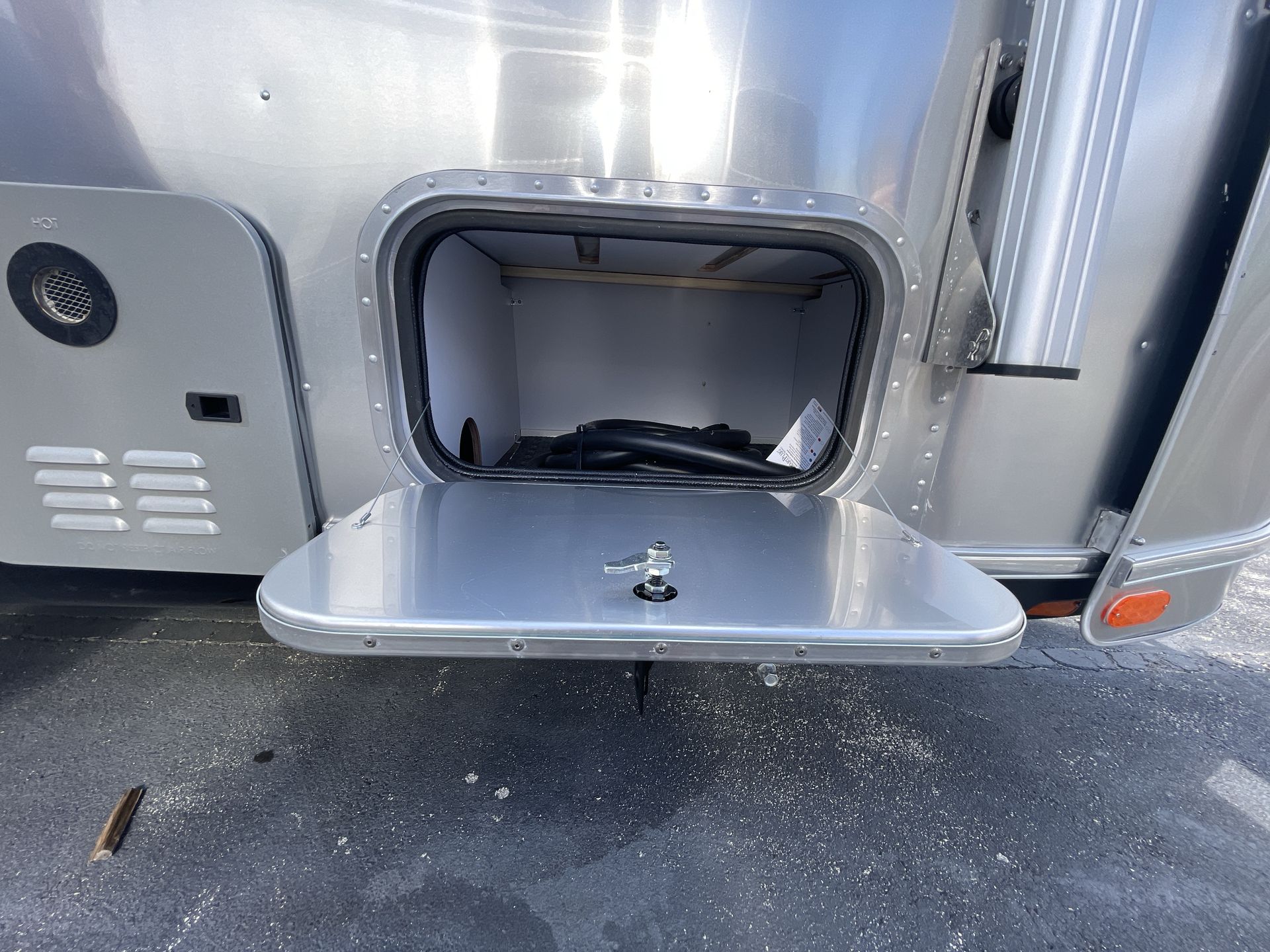 2025 Airstream 25FBQ Base