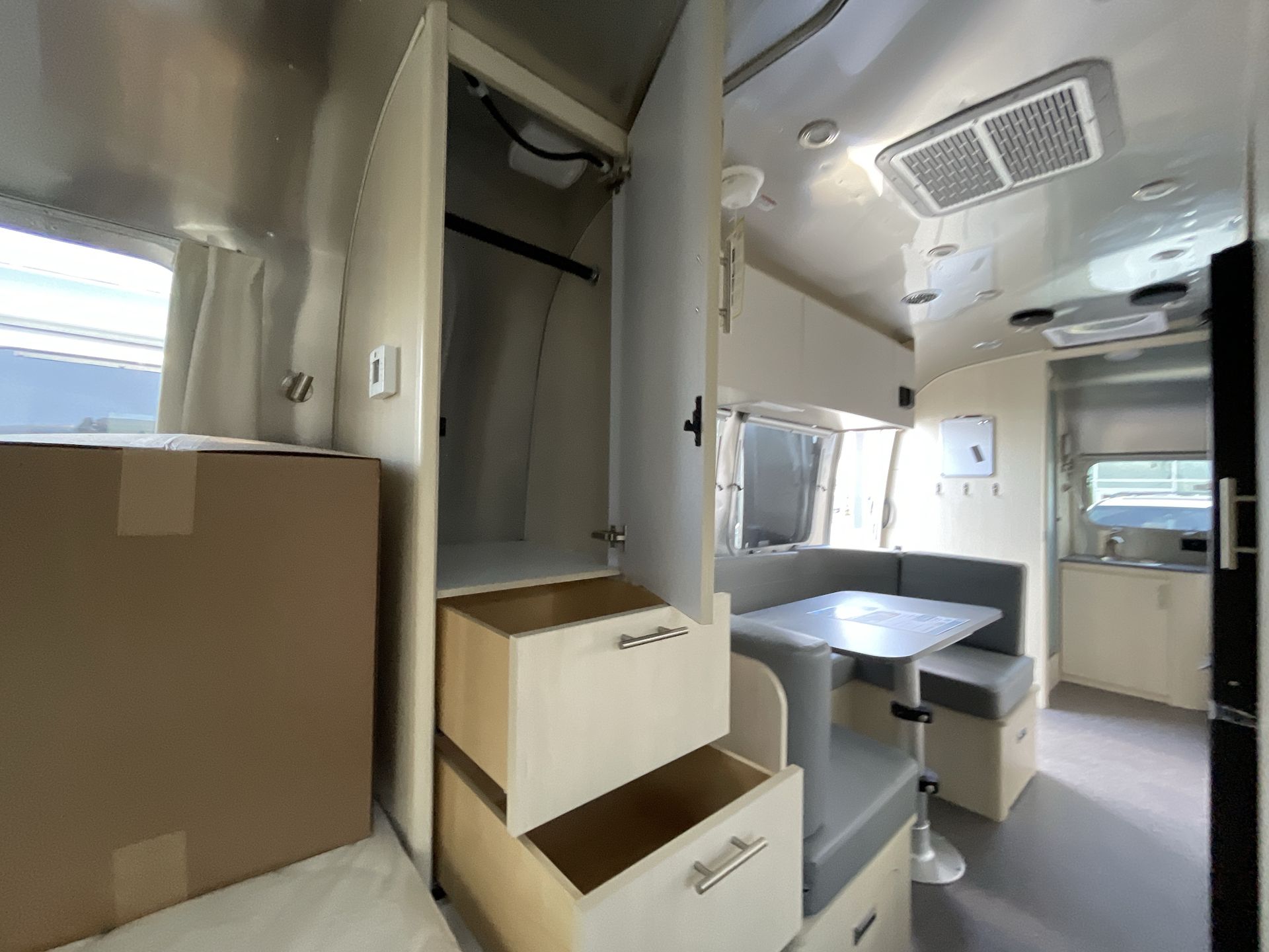 2026 Airstream 23FBQ Base