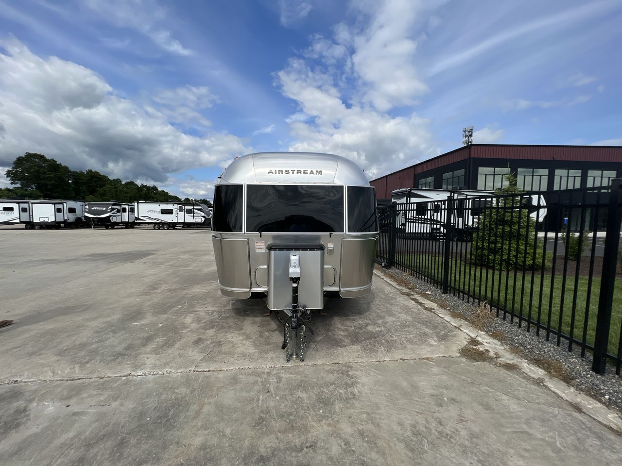 2026 Airstream 25FBT Base