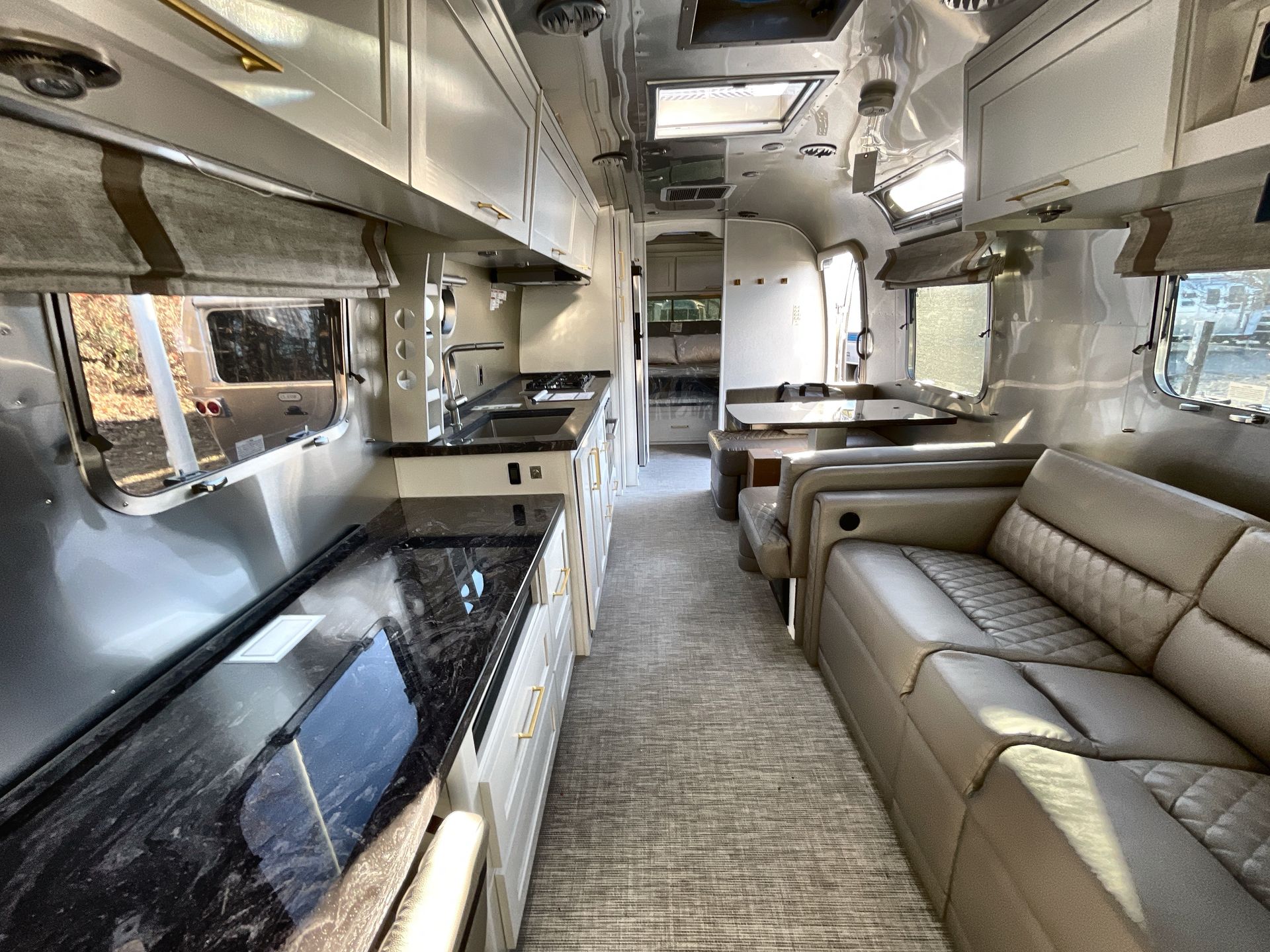 2026 Airstream 33FBQ Base