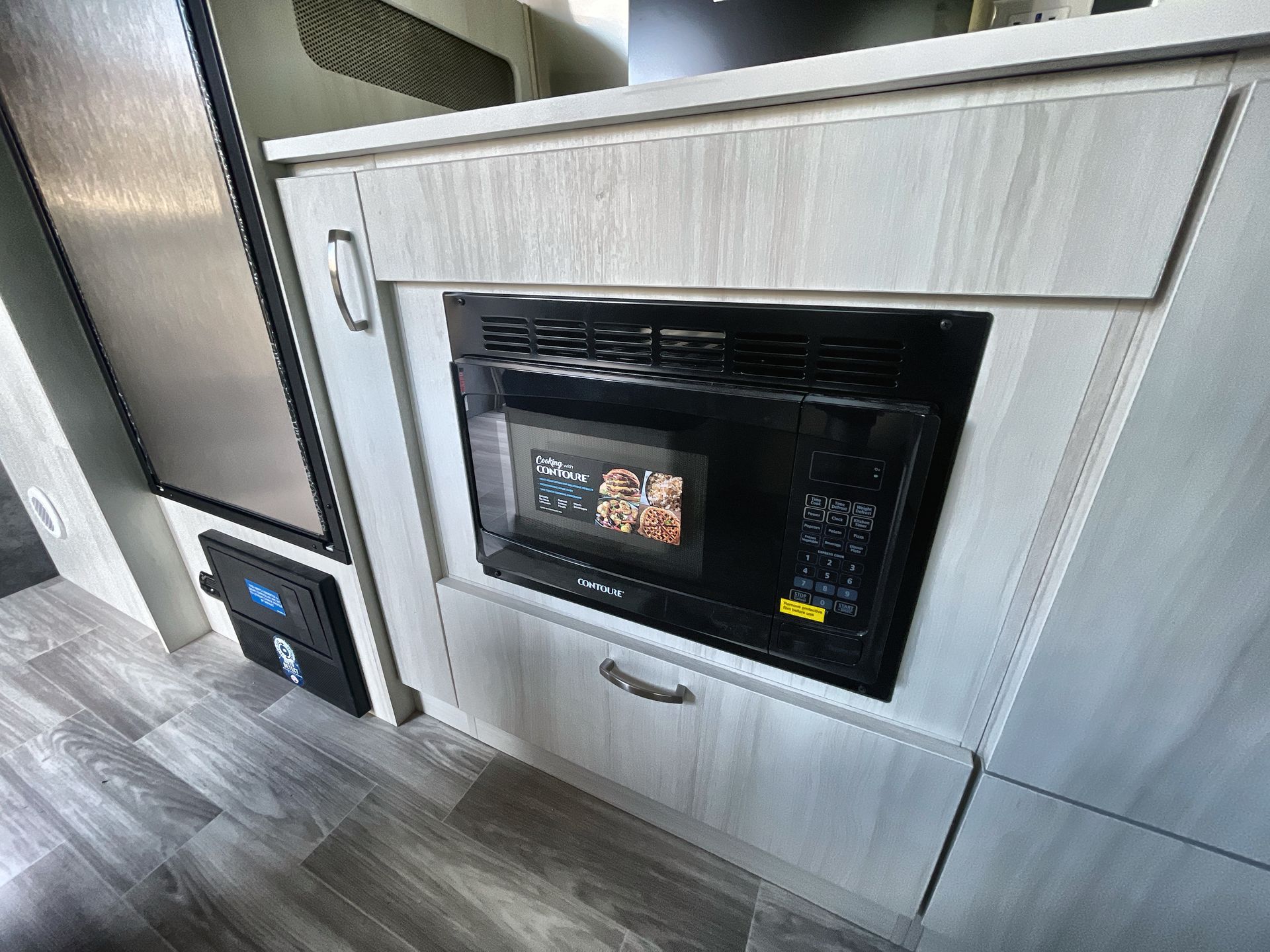 2026 Airstream 22FB Base