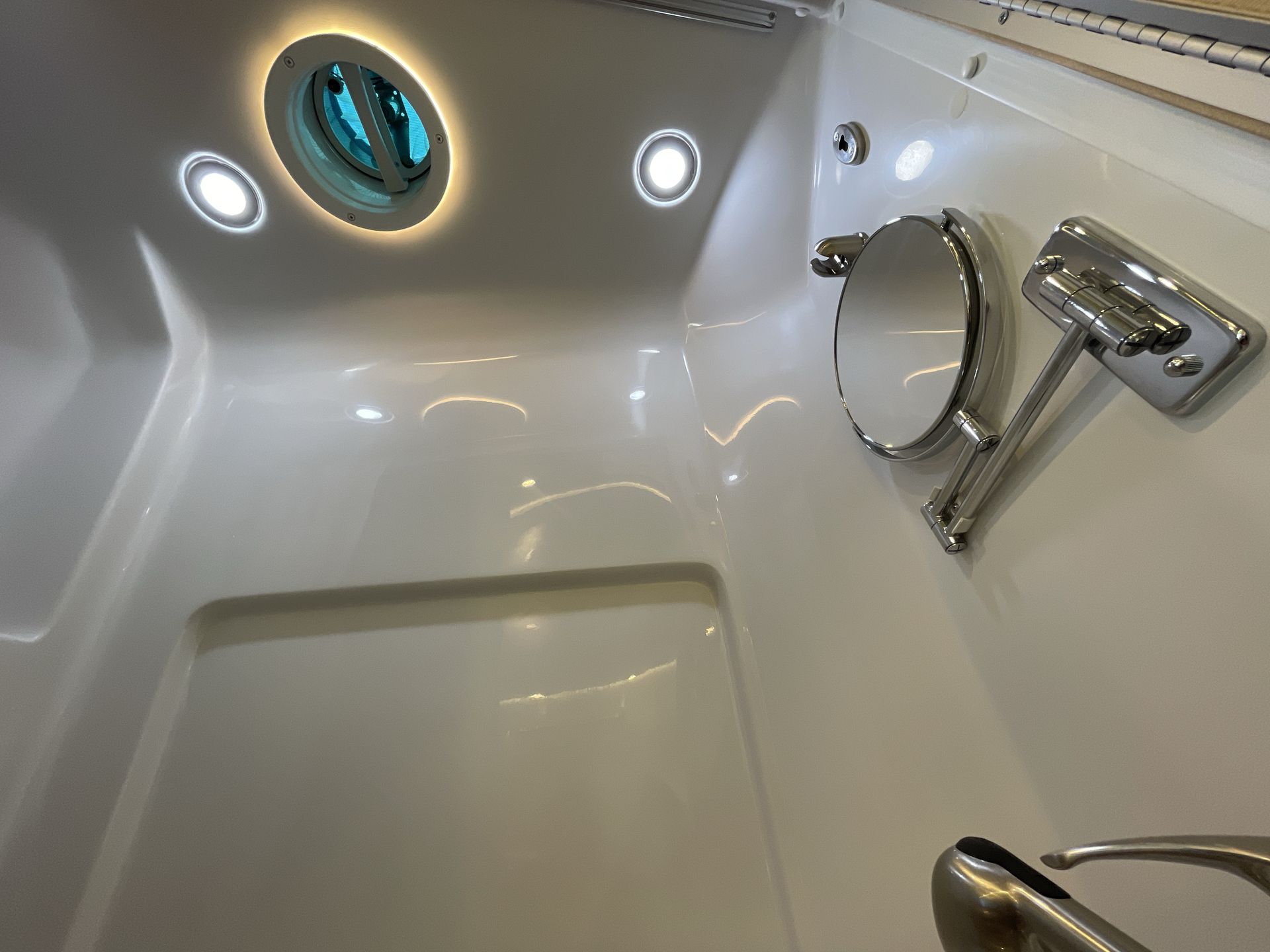 2026 Airstream 24GL Tommy Bahama Base