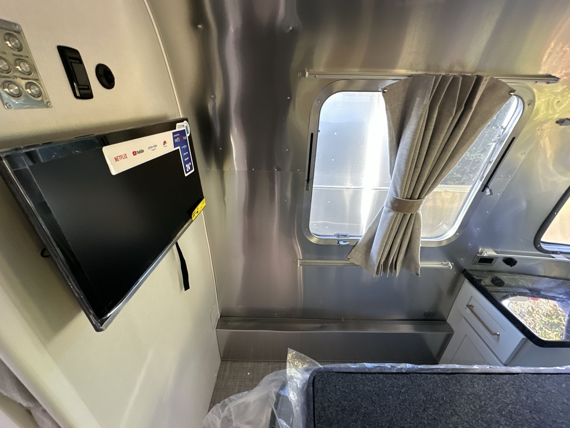 2025 Airstream 30RBQ Base
