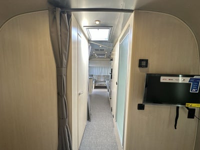 2026 Airstream 27FBQ Base