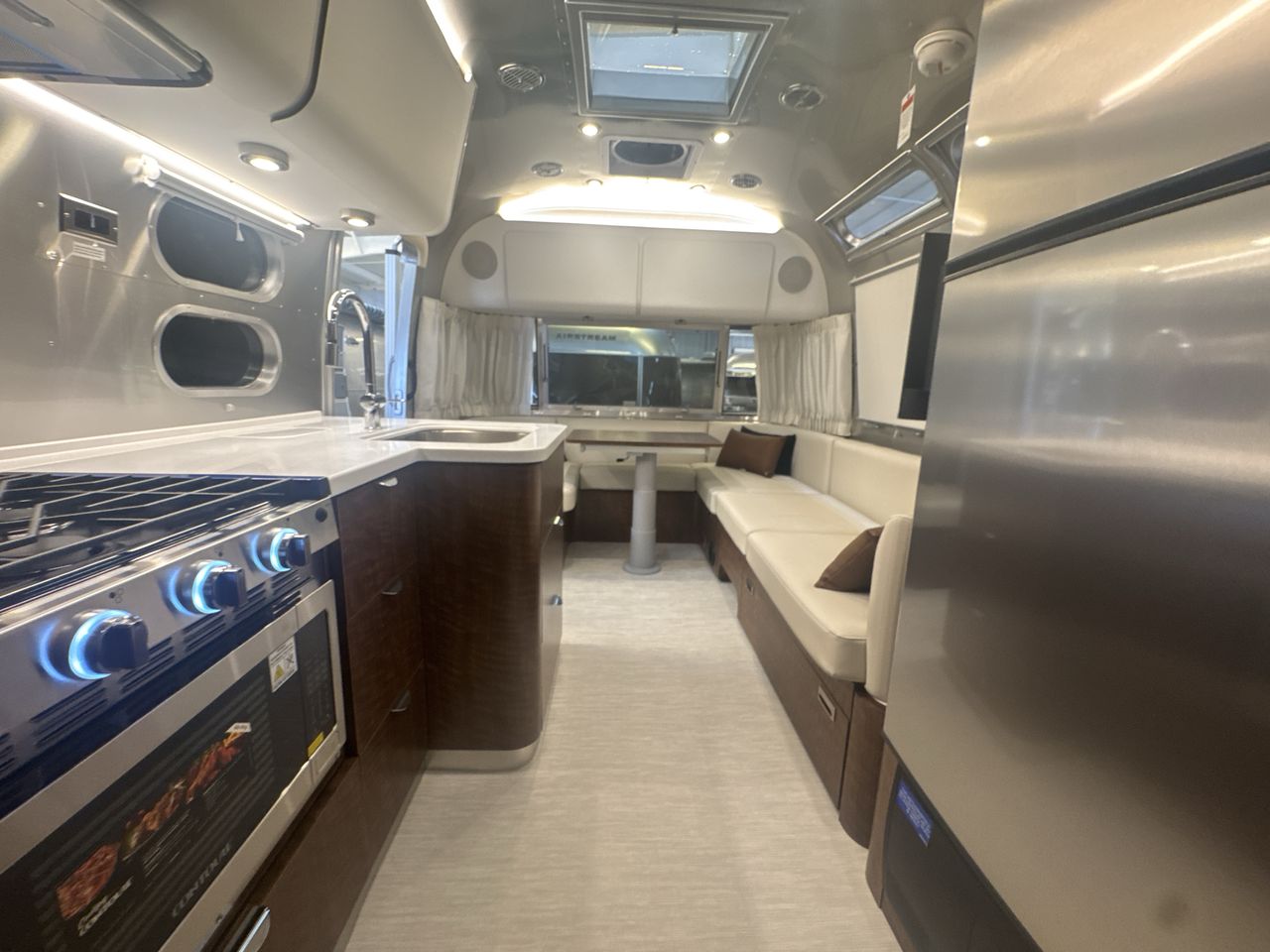 2026 Airstream 27FBQ Base